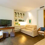The Lucky Flats - Fuencarral 68 I